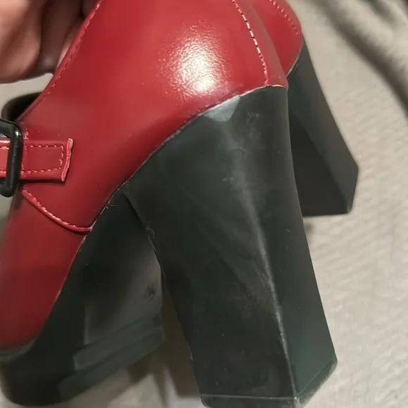 EUC  burgundy block heel Mary Jane’s - Picture 5 of 9